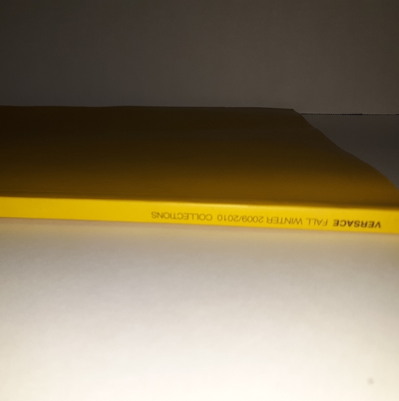 2009-2010 Large Versace catalog - Picture 12 of 15